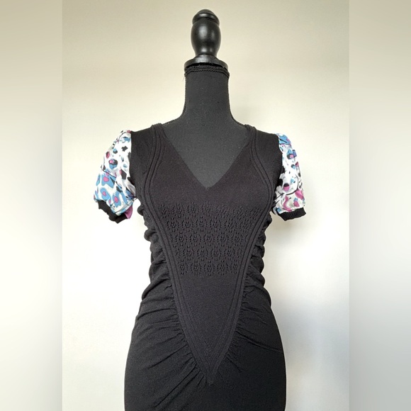 Yuca Paris Women’s Midi Stretchy Knit Black V Neck Bodycon Dress Puff Sleeves S - Picture 1 of 10